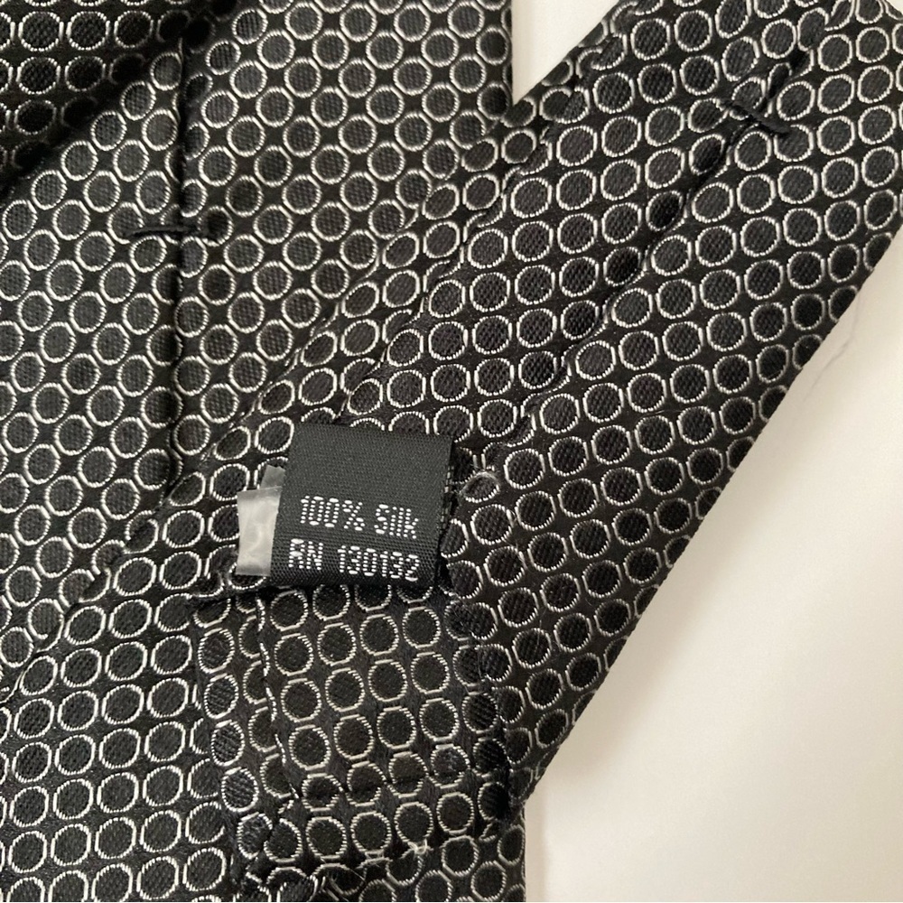 The Men’s Store Bloomingdales Silk Tie - Picture 5 of 6